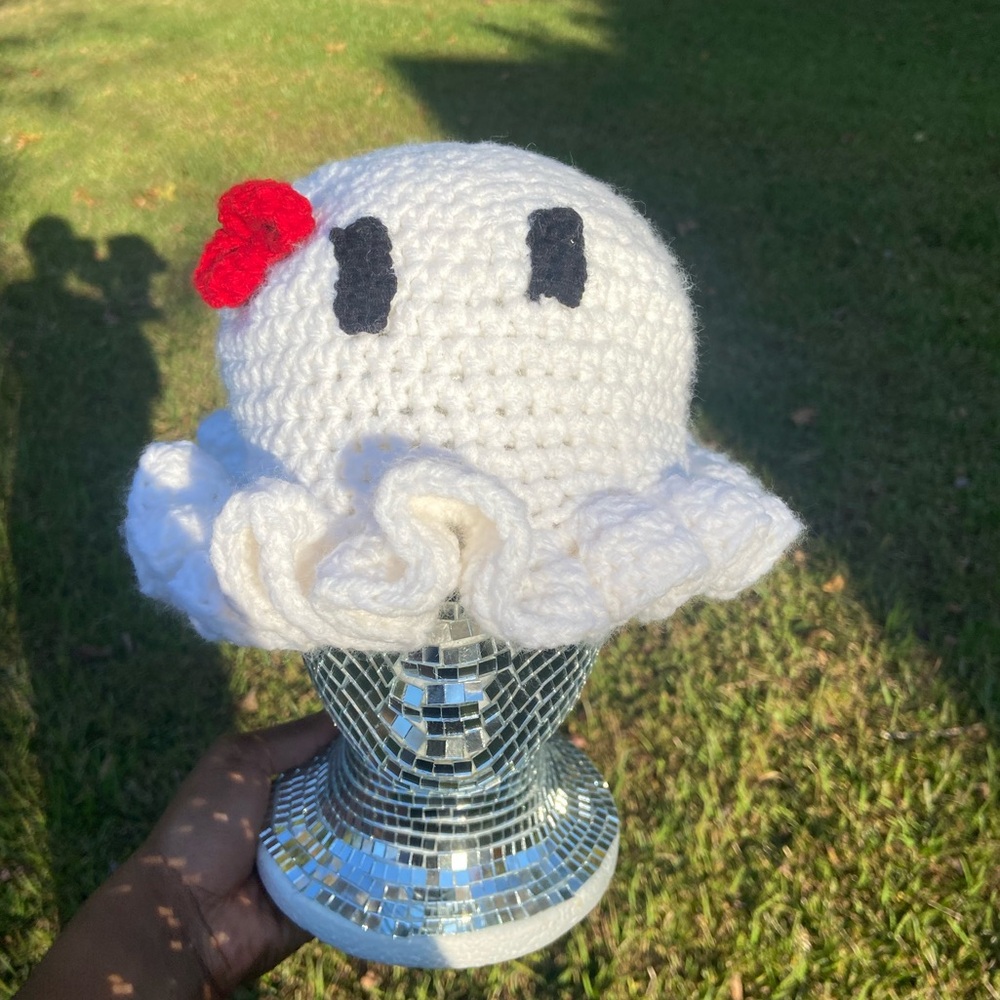 Crochet ghost hat